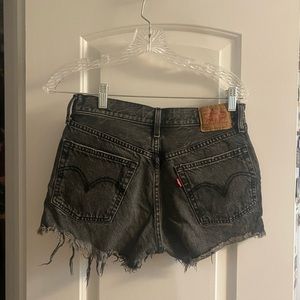 Black denim Levi shorts!